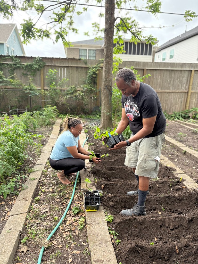 Community planting day at the gardens